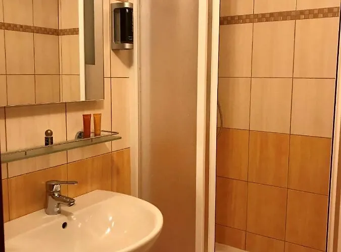 Hotell Bila Ruze 3*
